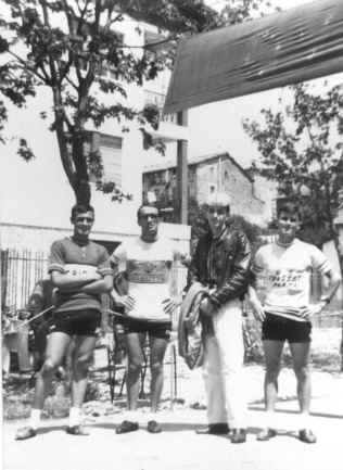 S040F.jpg (60581 byte)